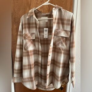 NWT Abercrombie & Fitch Women’s Oversized Shirt Jacket Tan and White